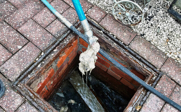 https://plumberincoogee.com.au/uploads/2025/06/blocked-drains-598620.jpg