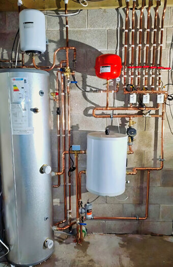 https://plumberincoogee.com.au/uploads/2025/06/commercial-plumbing-915367.jpg
