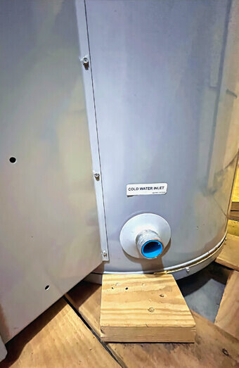 https://plumberincoogee.com.au/uploads/2025/06/hot-water-266575.jpg