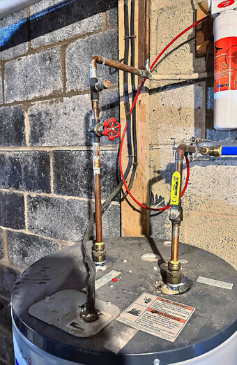 https://plumberincoogee.com.au/uploads/2025/06/hot-water-876058.jpg